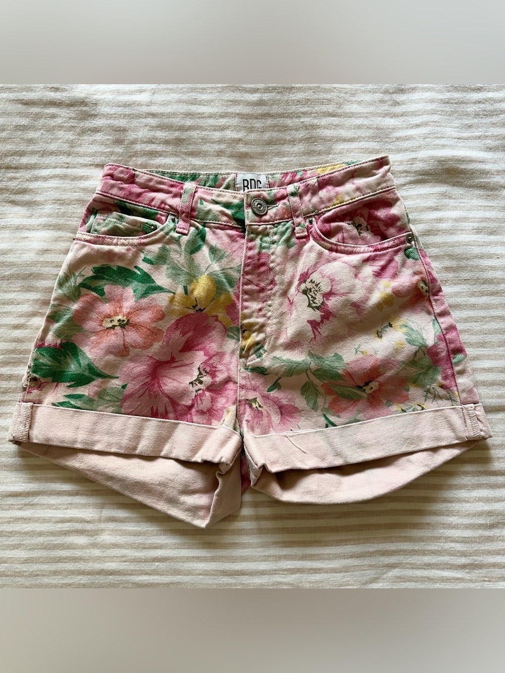 bdg pink floral denim shorts / sz 24